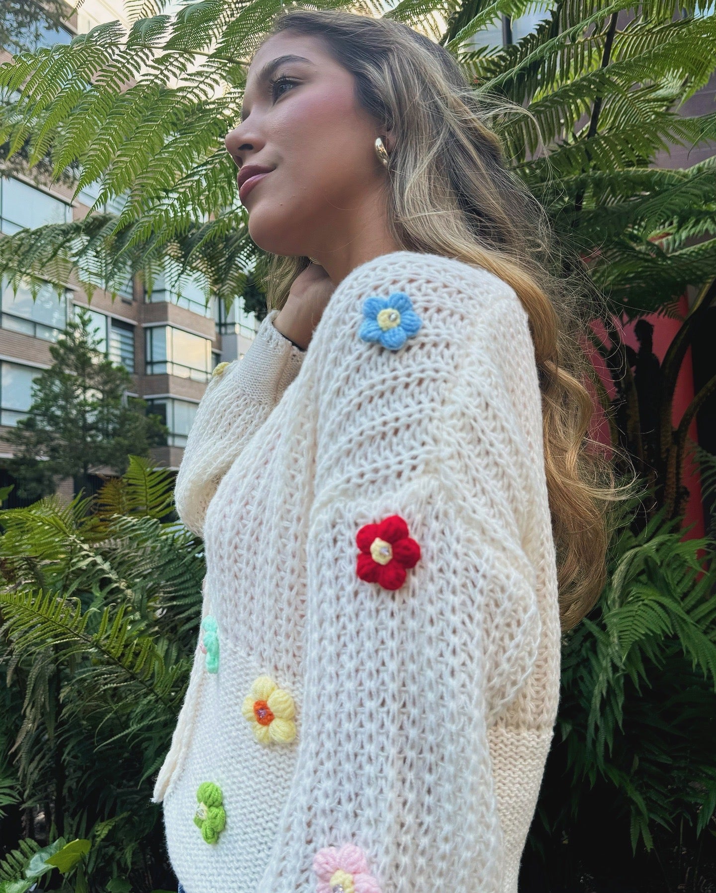 BEIGE FLOWERS