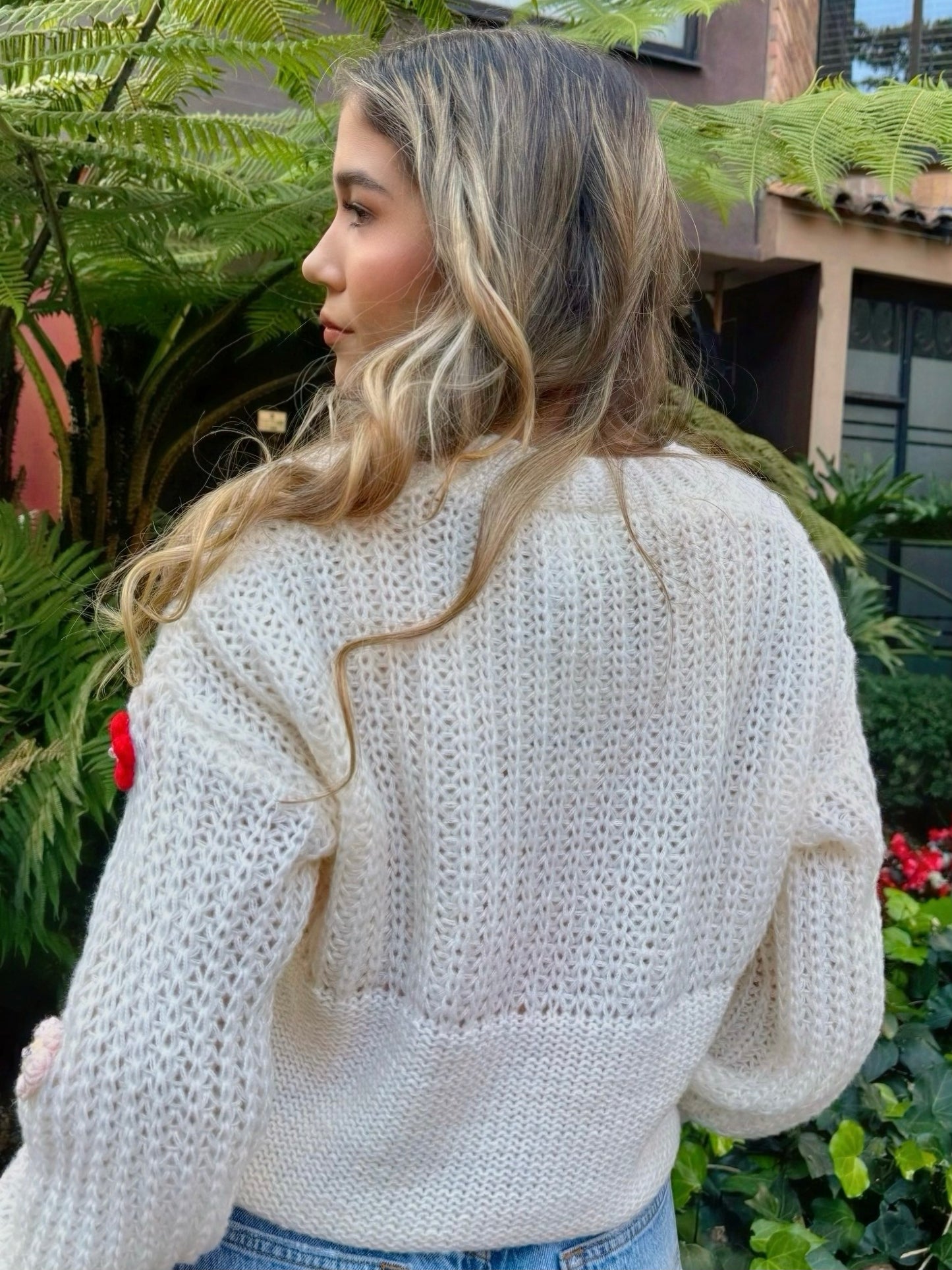 BEIGE FLOWERS