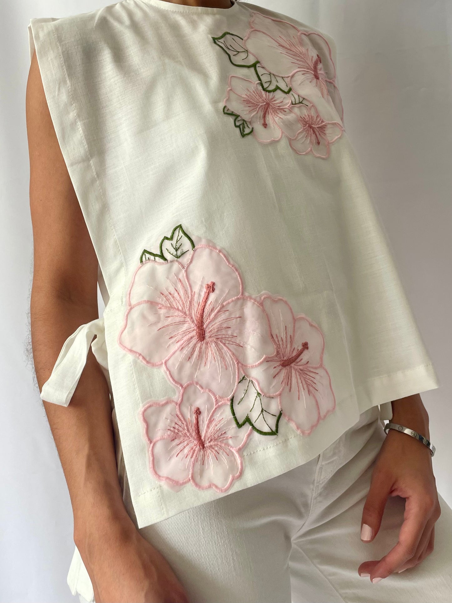 LINEN TULIPS